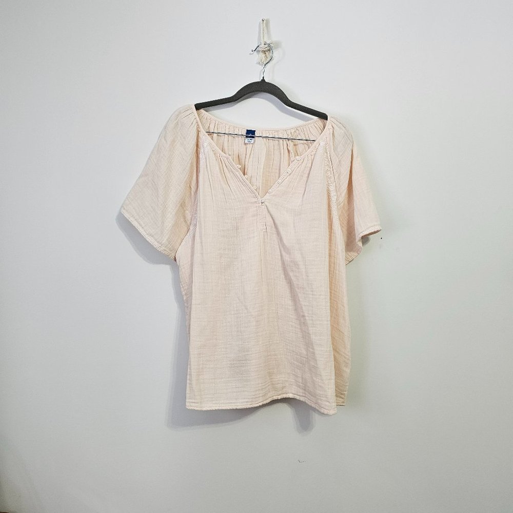 100% Cotton Made in India Old Navy top kin size XL, with embroidered detail